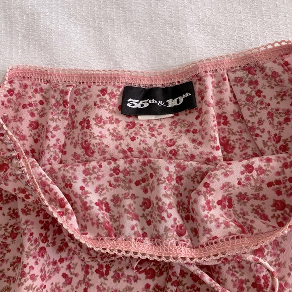 Women’s Cute Floral Pink Skirt with Ruffles and Lace trim 35th & 10th vintage S - Picture 4 of 5